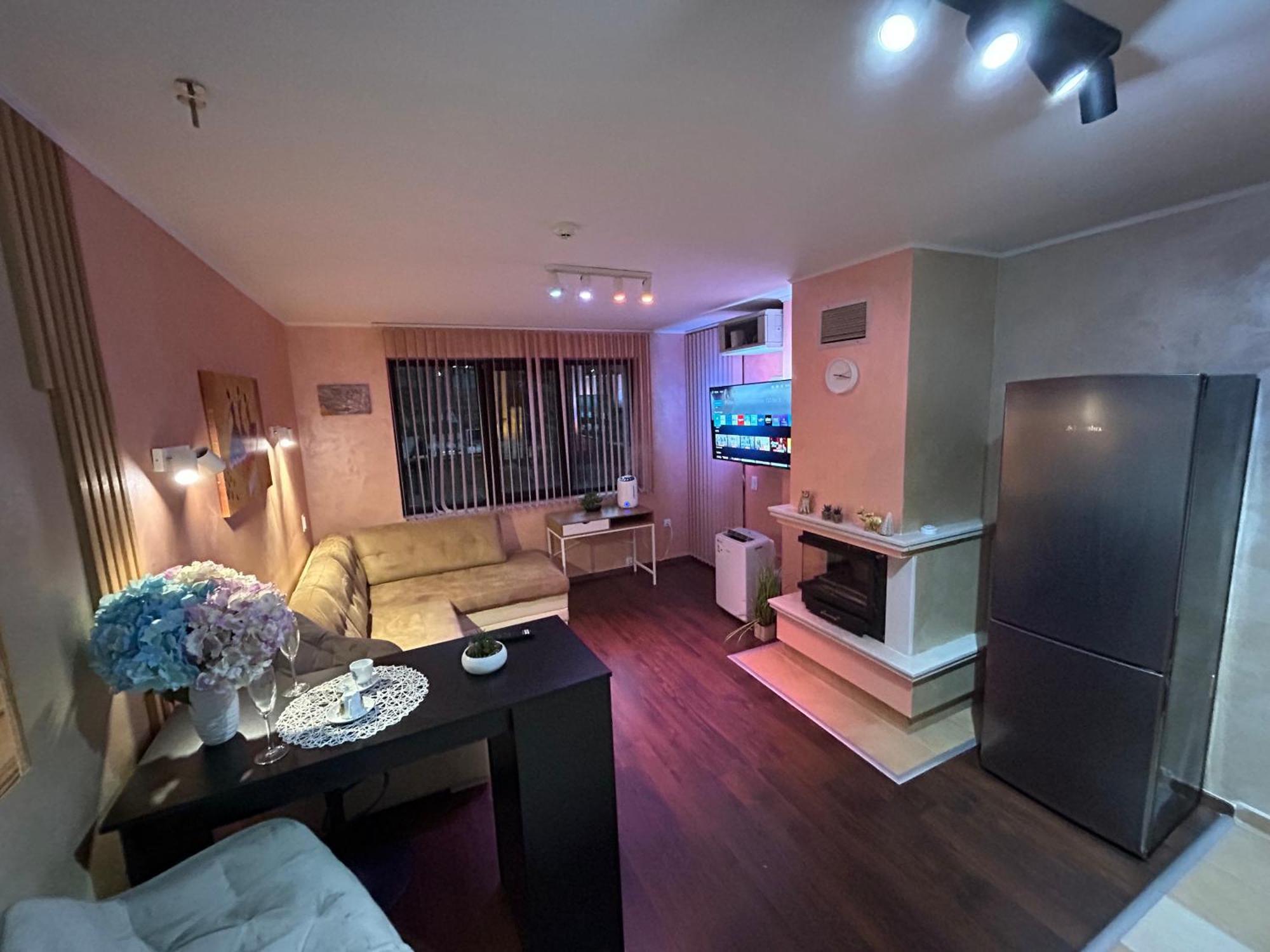 2-Bedroom, 2-Bathroom With Fireplace And Garden At Winslow Infinity Bansko Exterior foto
